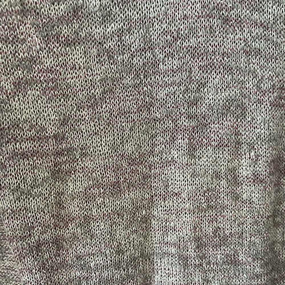 Pink and grey sweater with some silver thread - Picture 5 of 6